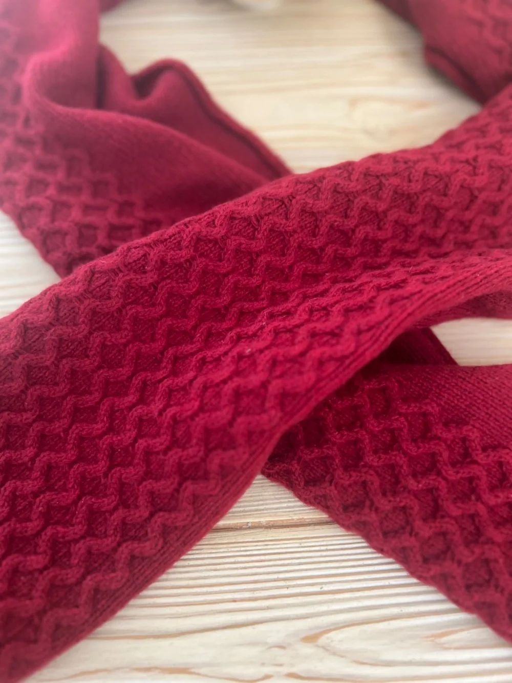 Portolano 100% Cashmere Scarf Made in Italy Cranberry Red Textured Knit